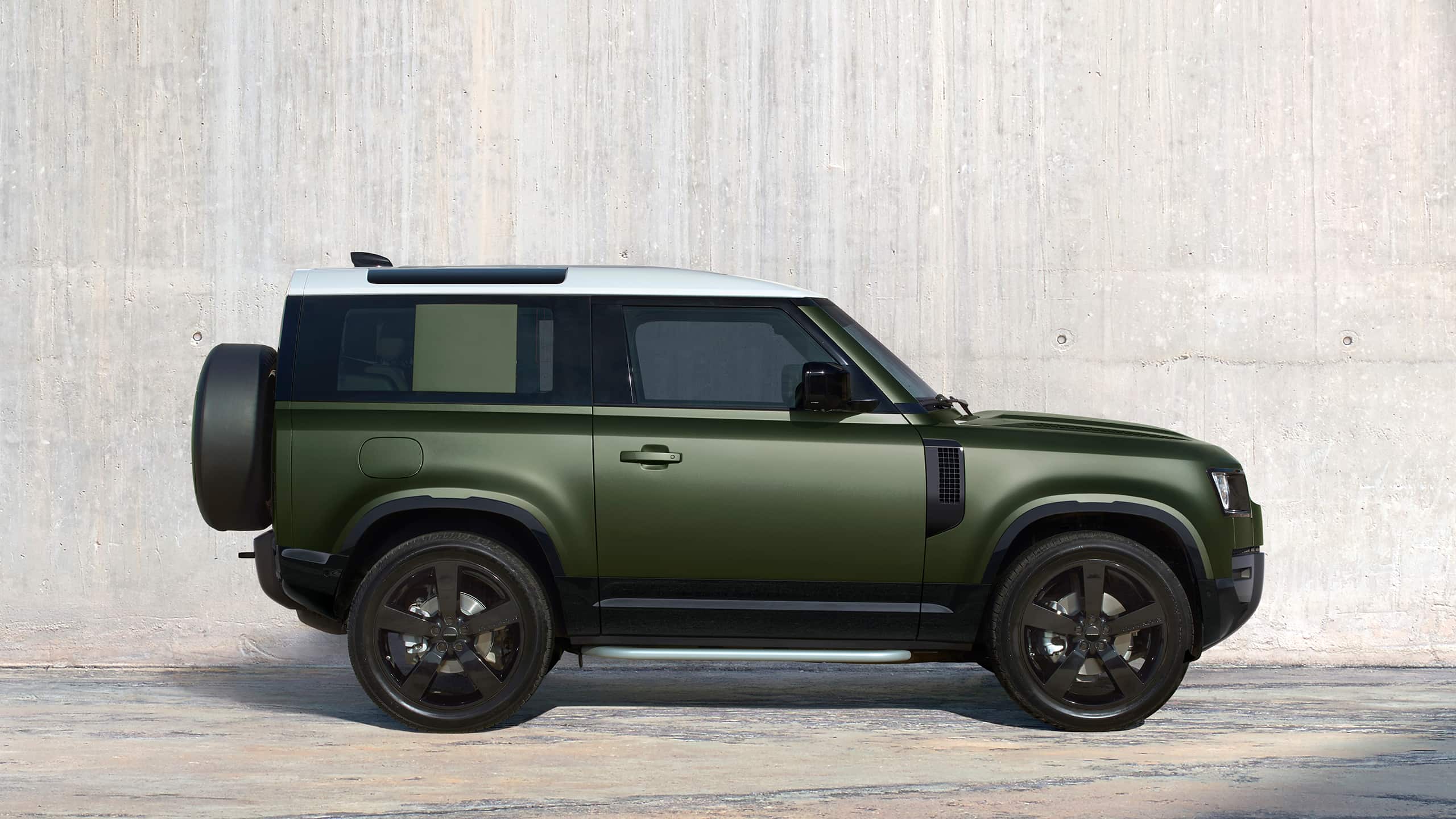 Copertura Protettiva Per Paraurti Posteriore LR Defender 110 (2020-2022) - Nero, Antigraffio, In TPE - Foto 3